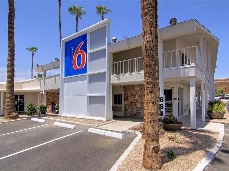 Motel 6 Old Town Scottsdale Fashion Square Exterior photo