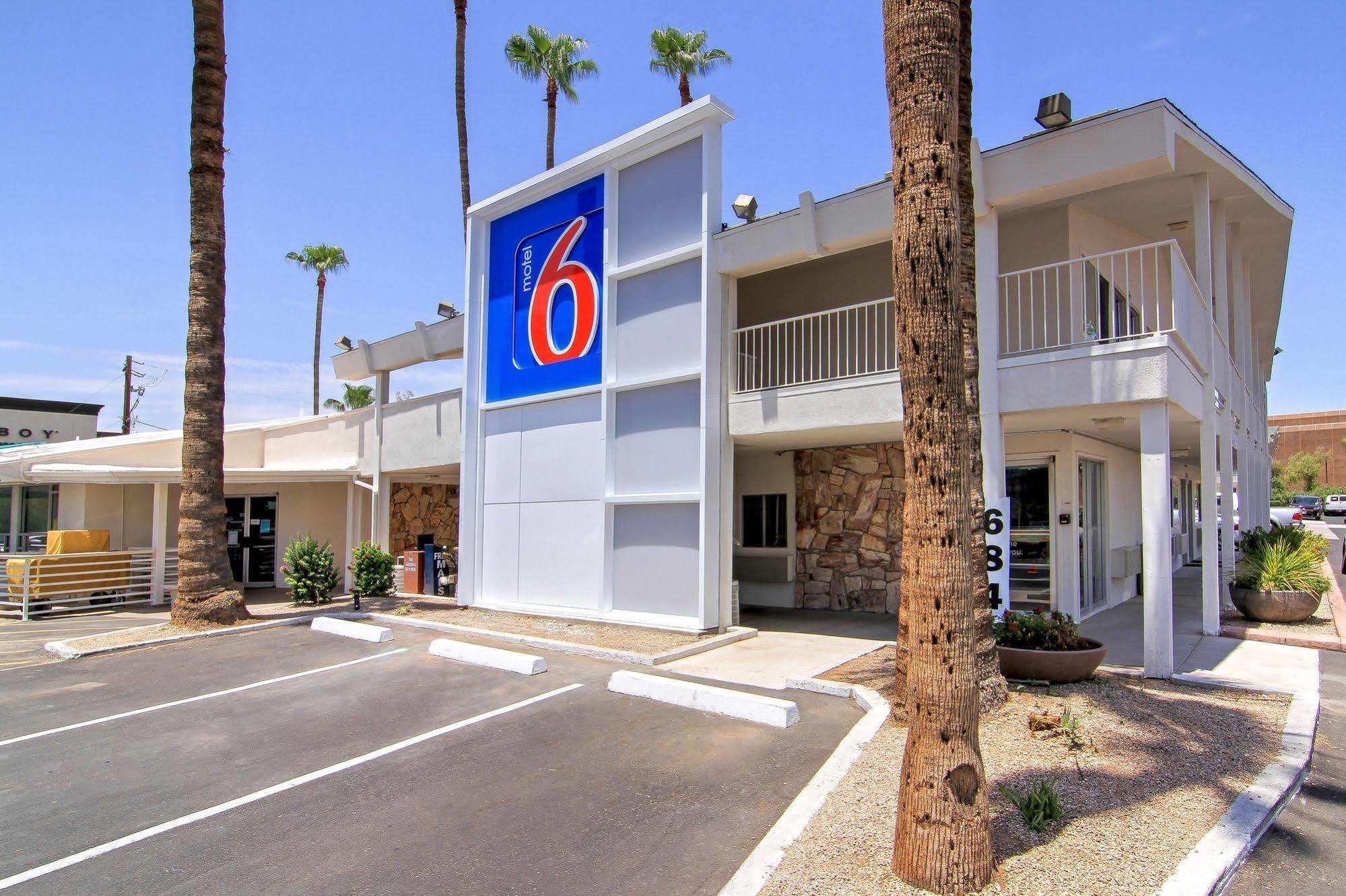 Motel 6 Old Town Scottsdale Fashion Square Exterior photo